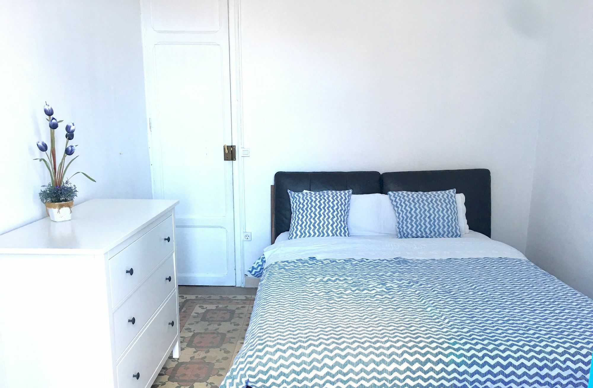 Oyo Guest House Ruzafa Valencia Luaran gambar